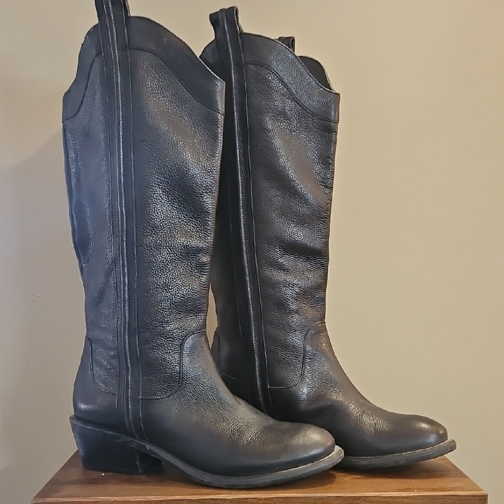 Arturo Chiang Black Leather Boots